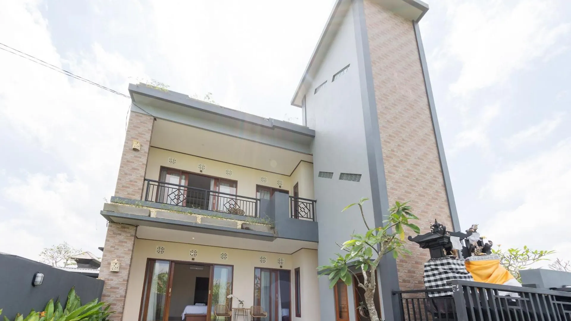 Mangbo House By The Lavana - 2-Night Minimum Stay Ubud  Guest house